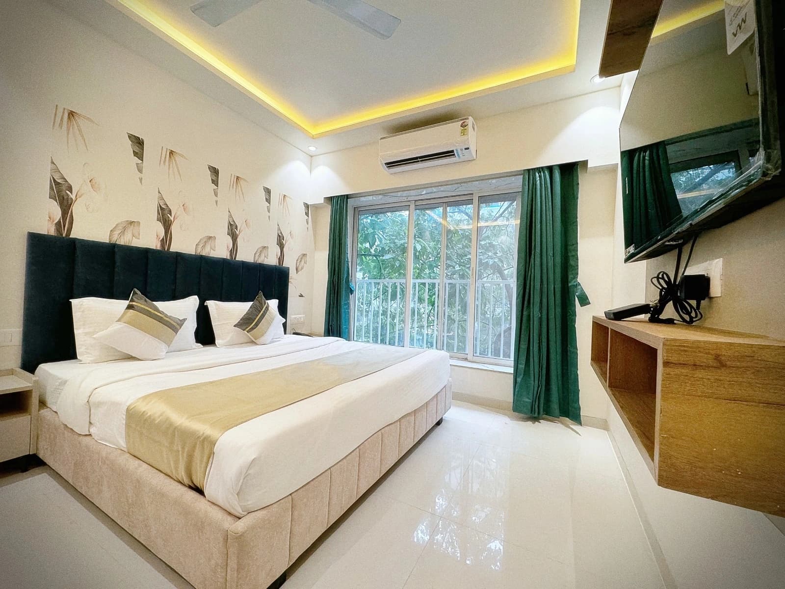 Hotel Near Mumbai Airport :- The Orion Premium Suites