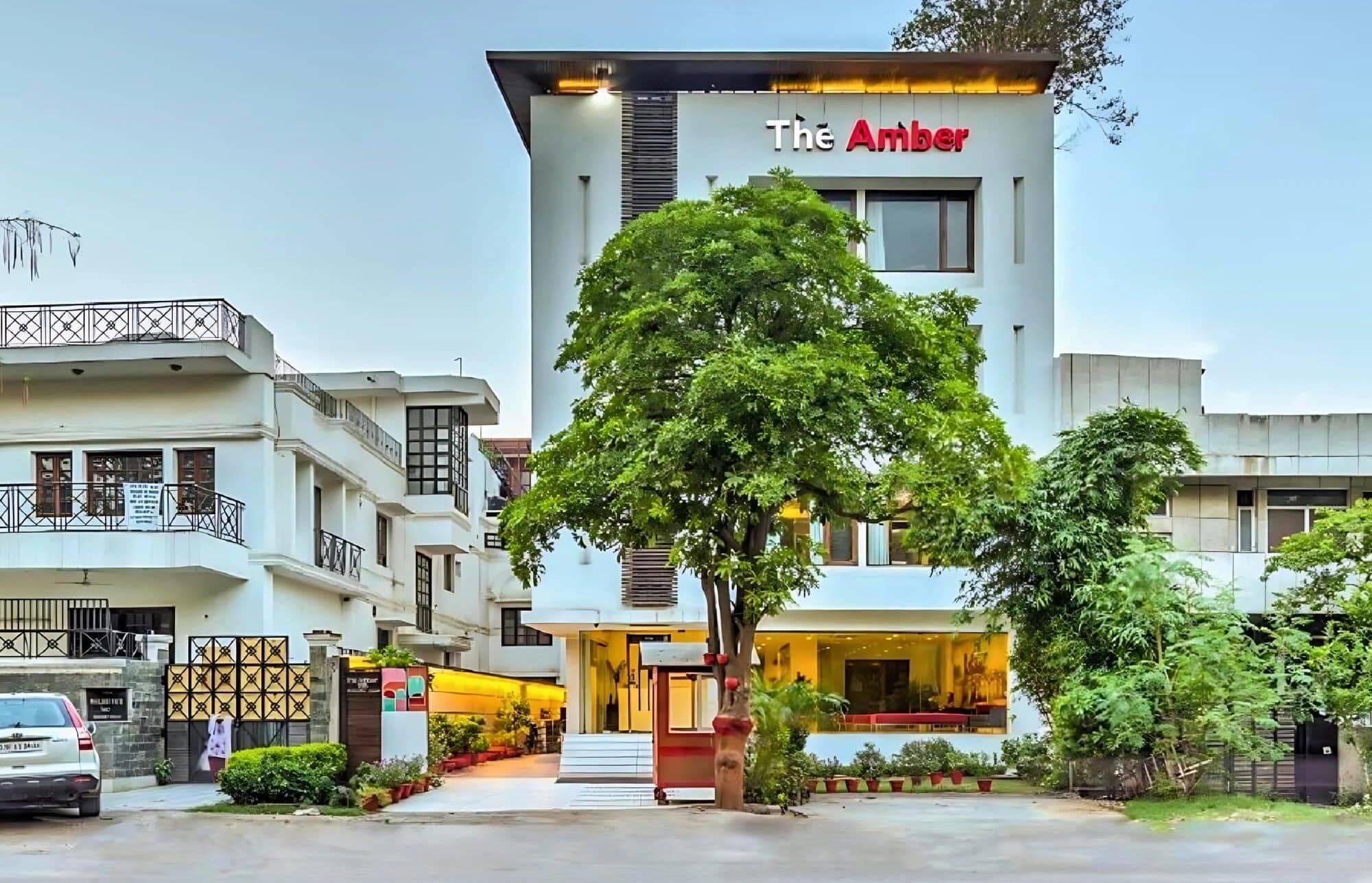 Hotel Near Okhla Railway Station Delhi :- Amber Inn