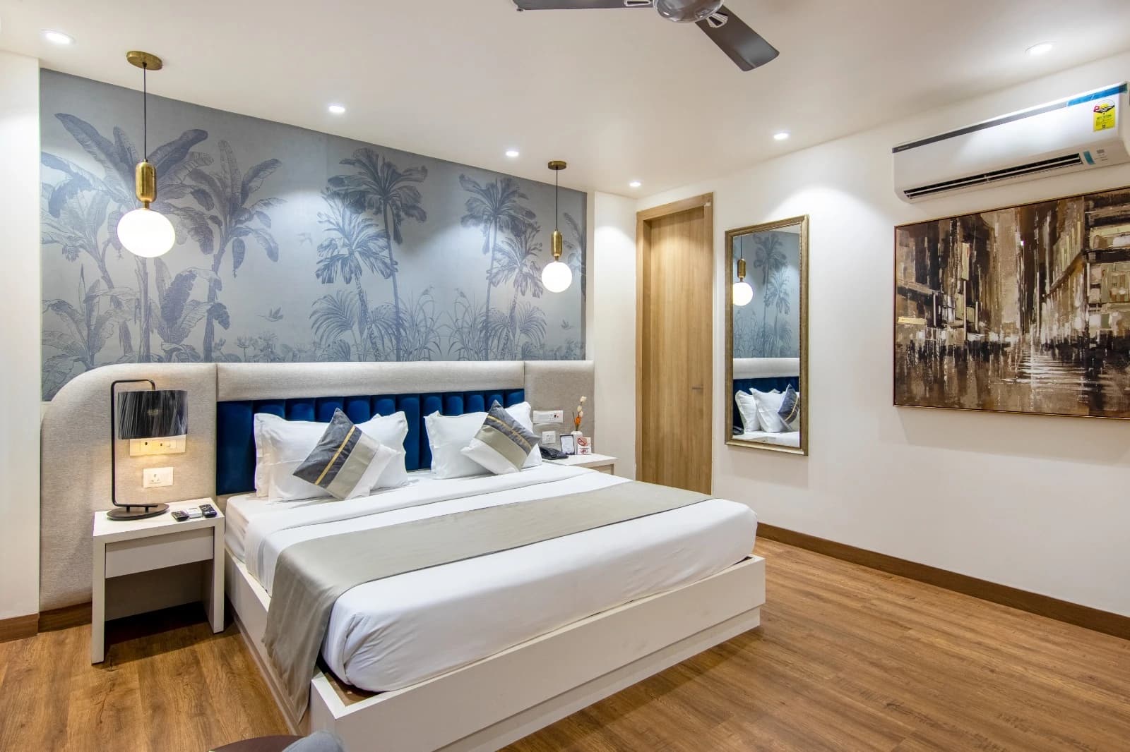 The Orion Elite: Premier Hotel Near Green Park Metro Delhi