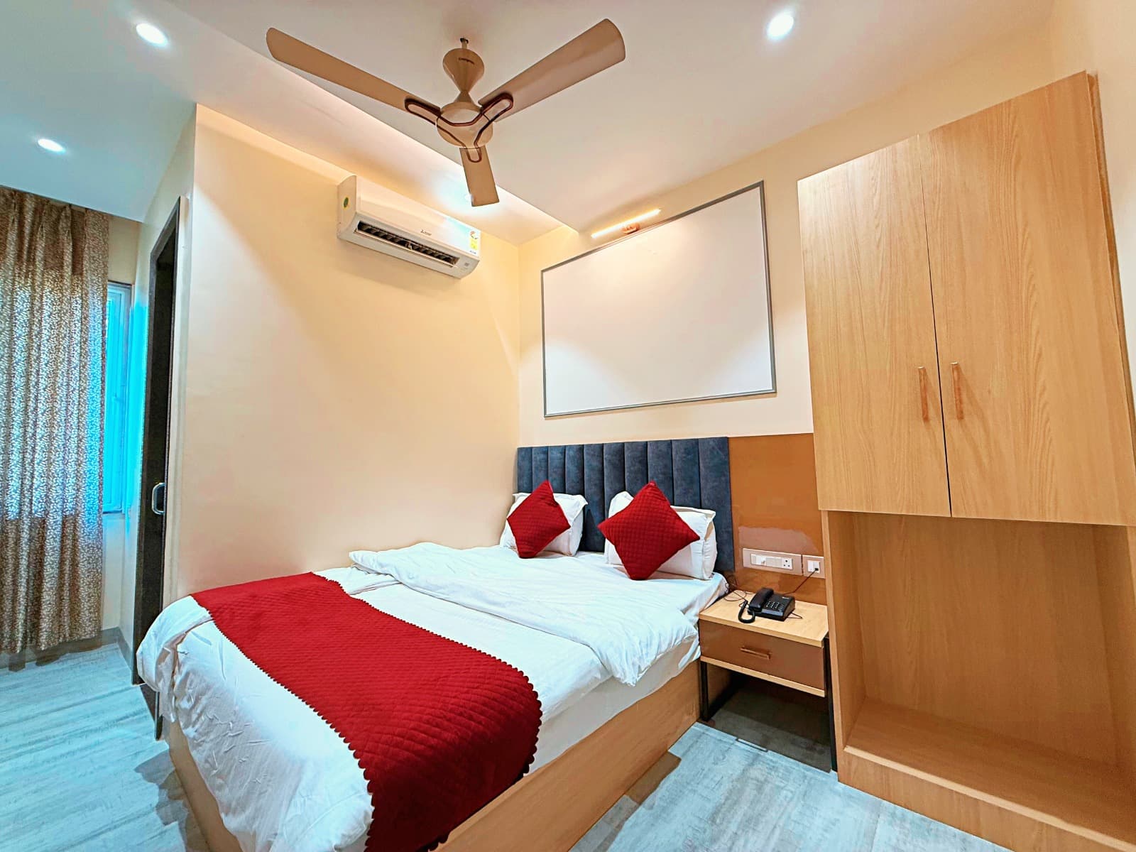 Hotels in Varanasi near Kashi Vishwanath Temple : Asar Varanasi by Orion Hotels