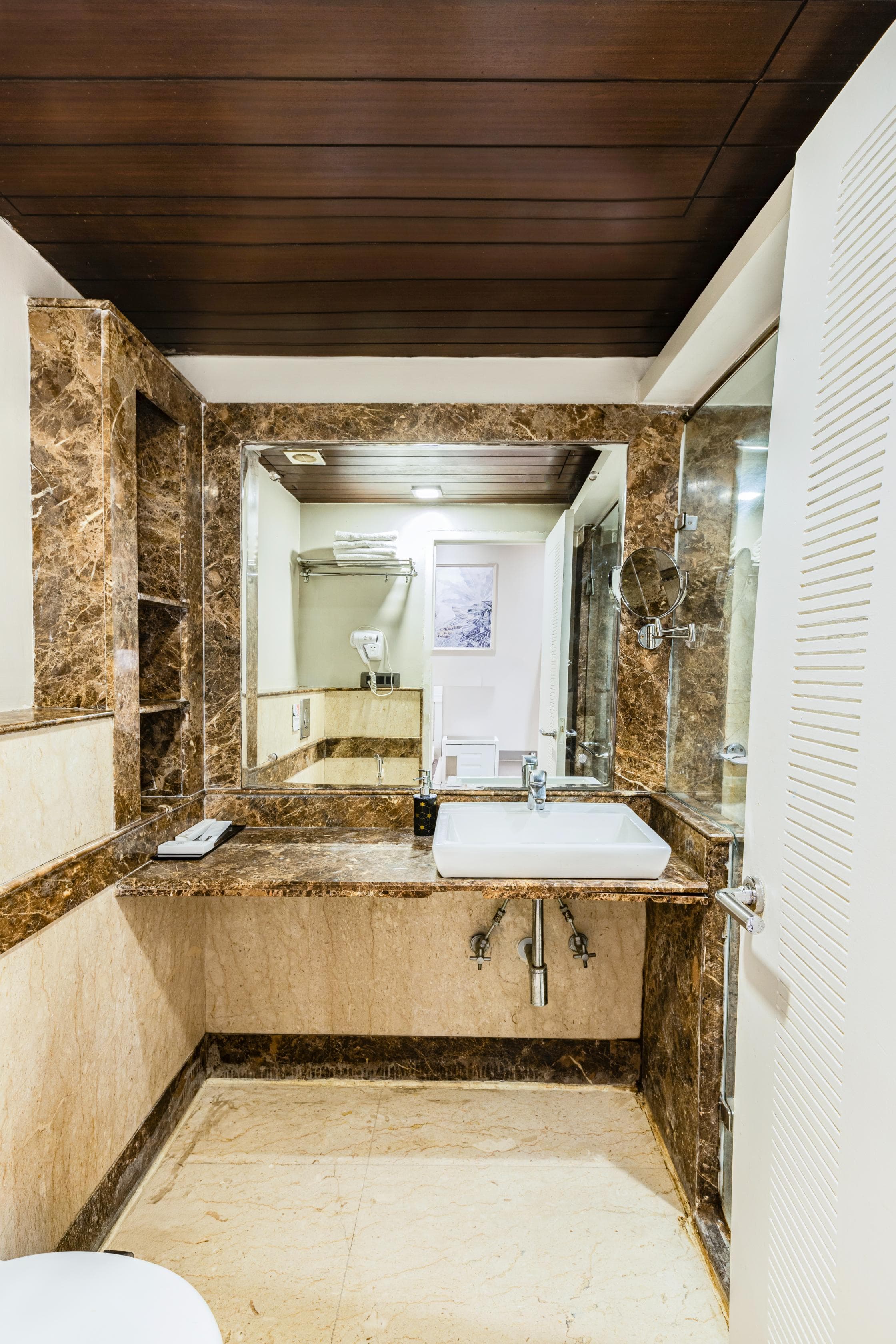 Skon boutique by orion hotels - Image 23
