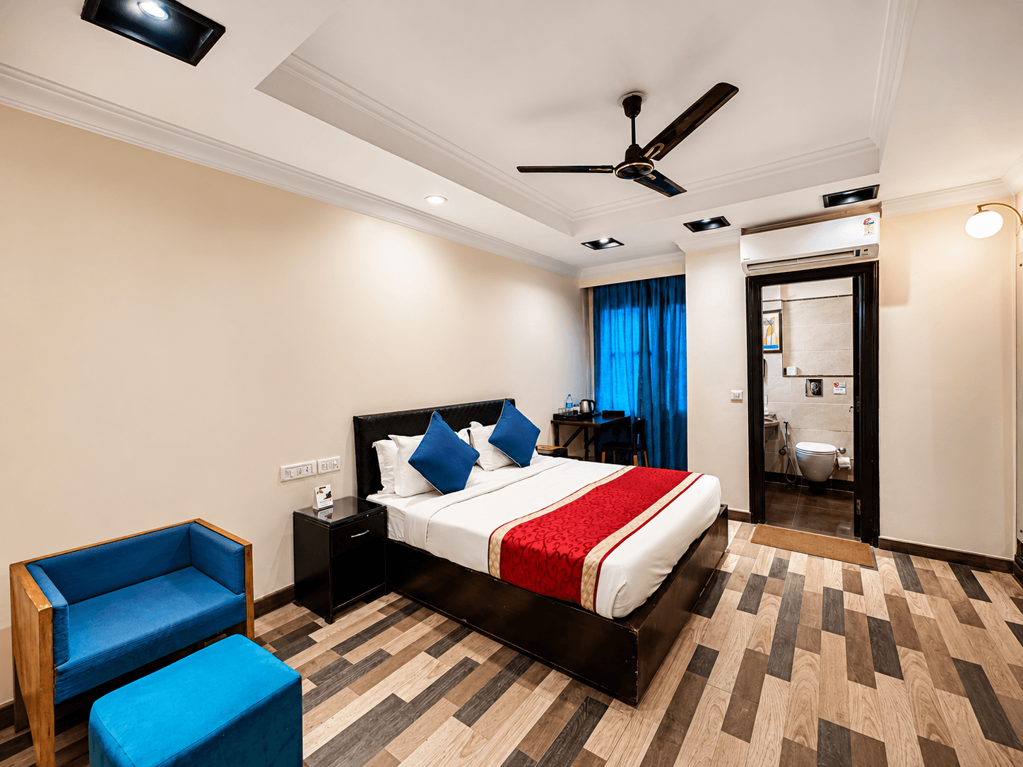 The Oakland Plaza - Image 4